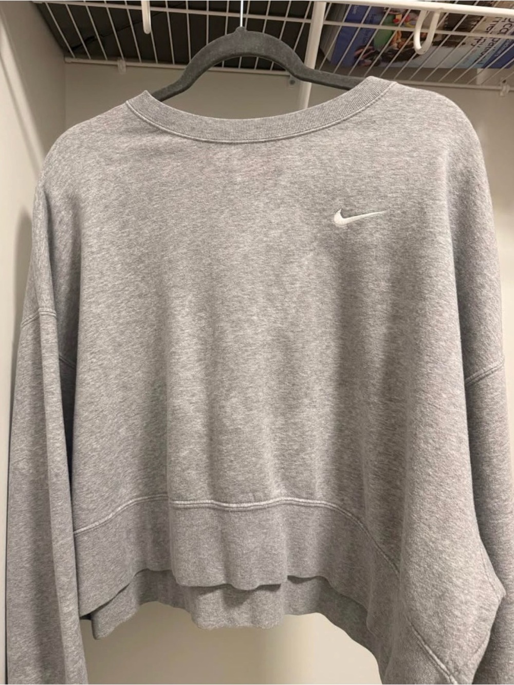 Nike Women’s Light Gray Crewneck Sweatshirt with Swoosh